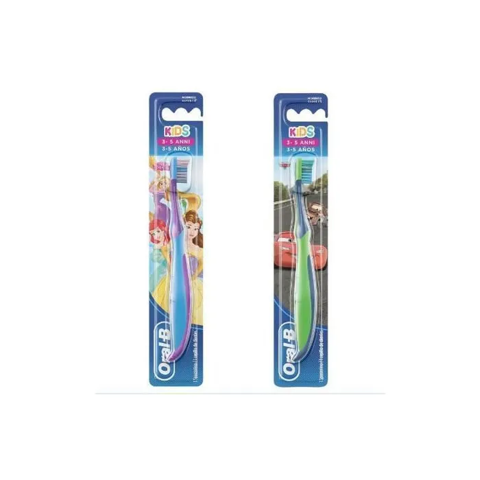 Spazzolino manuale Oral-B Kids Disney Princess o Cars