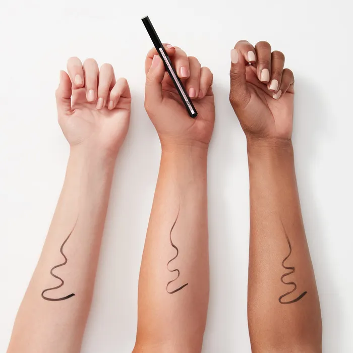 Maybelline Hyper Easy Eyeliner liquido 800 Knockout Black