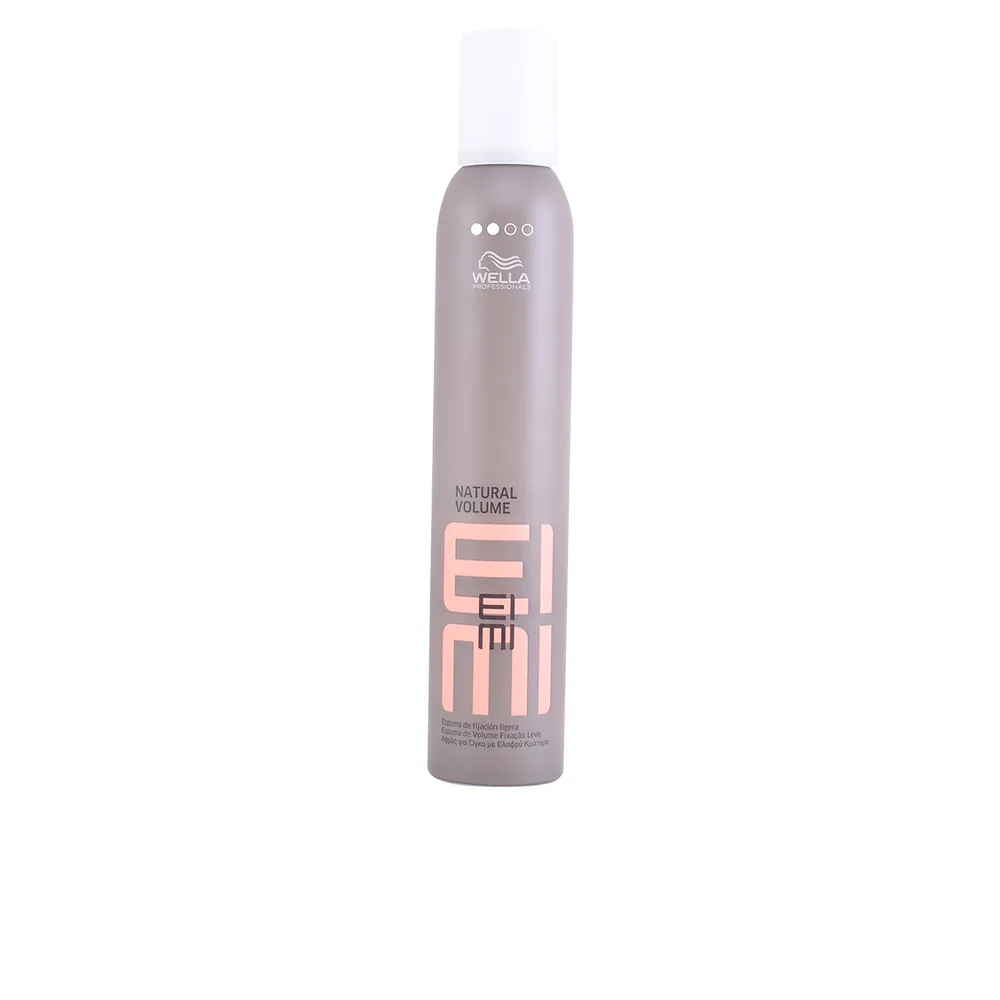 Wella Eimi Natural Volume Mousse Livello 2 300ml